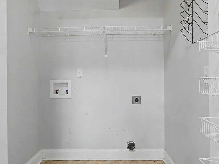 151 Lincoln Way NE — Photo 11