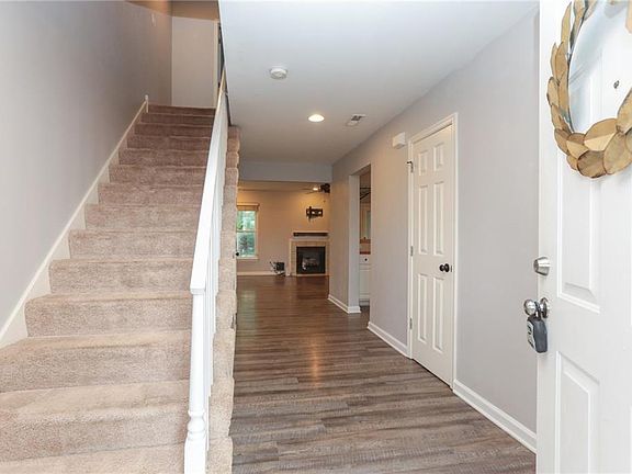 5th image of 718 14th St APT B