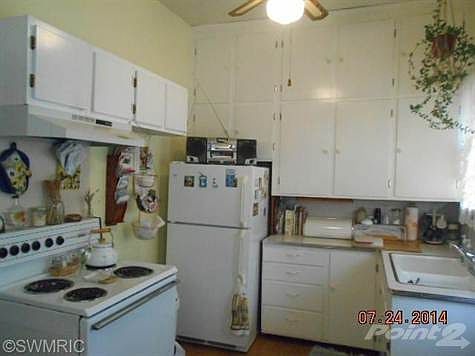 4th image of 302 N Thomas St