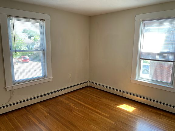 5th image of 210 Adams St
