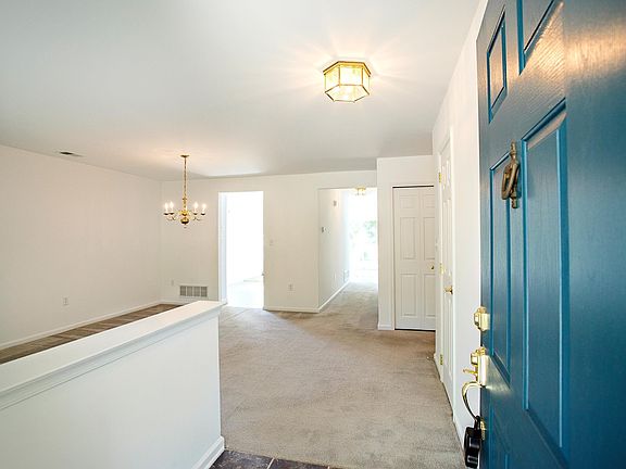 5th image of 669 Chancery Ln #669