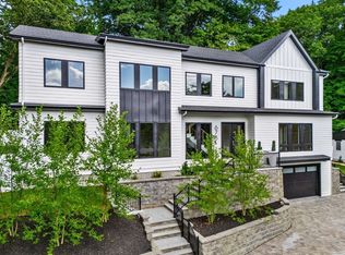 678 Dedham St, Newton, MA 02459