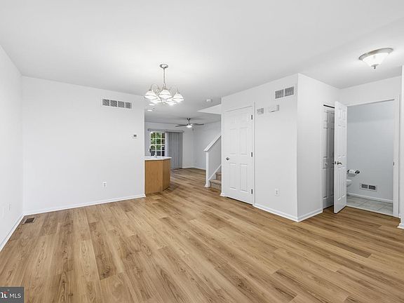 4th image of 547 Jason Dr