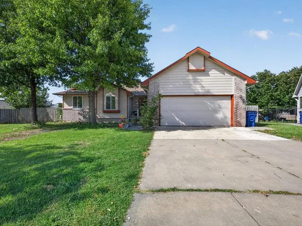 1802 S Hoyt Cir, Wichita, KS 67207