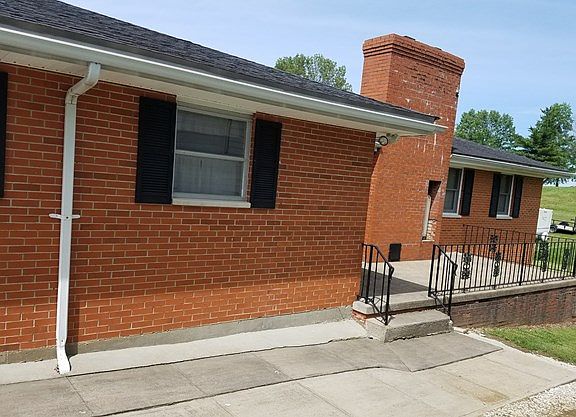 2nd image of 115 Highland Dr