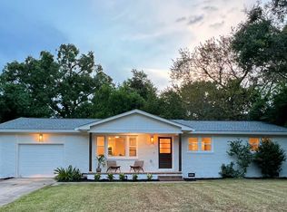 1083 Honeysuckle Ln, Charleston, SC 29412