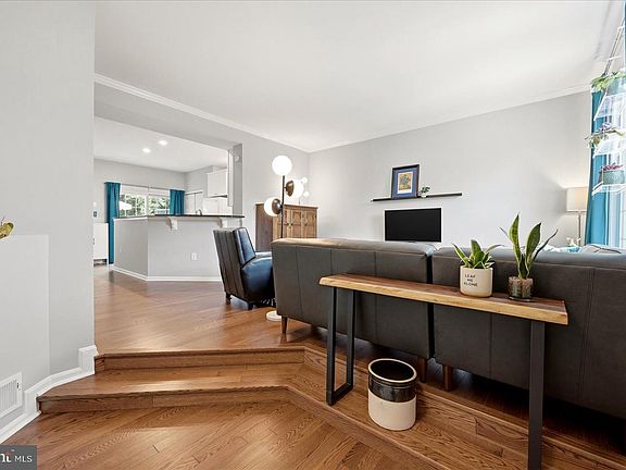 3rd image of 6389 Saint Timothys Ln