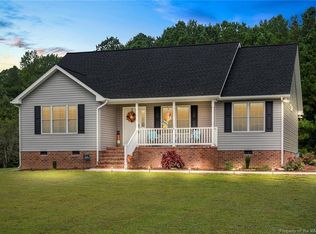 102 Lynns Ln, Wake, VA 23176