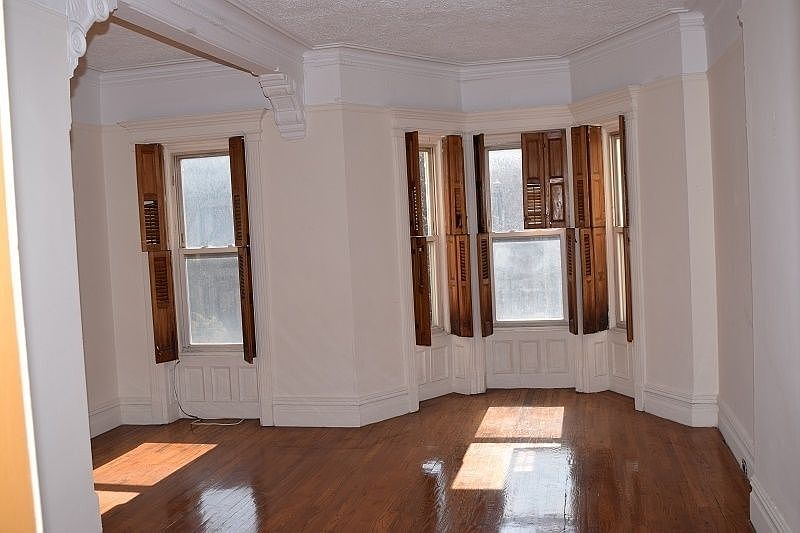 1st image of 283 Park Pl #2