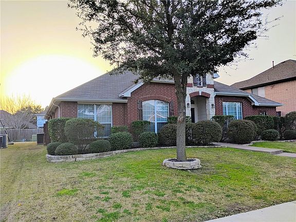 4th image of 6601 Amesbury Ln