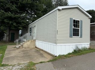 2521 Sherwood Dr, Erie, PA 16506