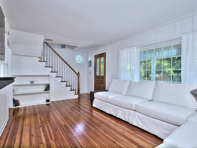 54 Veres St — Photo 3