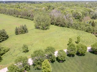 1665 Tallgrass Ln, Lake Forest, IL 60045