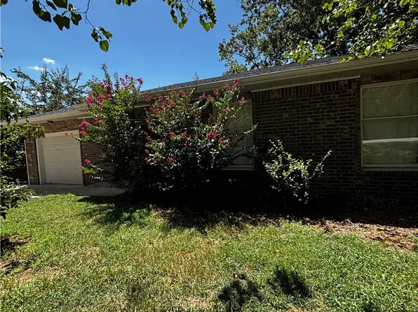 69 Leatherwood Dr, Holiday Island, AR 72631