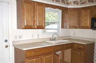 4th image of 489 Windsor Dr
