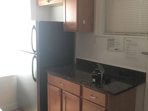3rd image of 4518 N Wolcott Ave APT 1A
