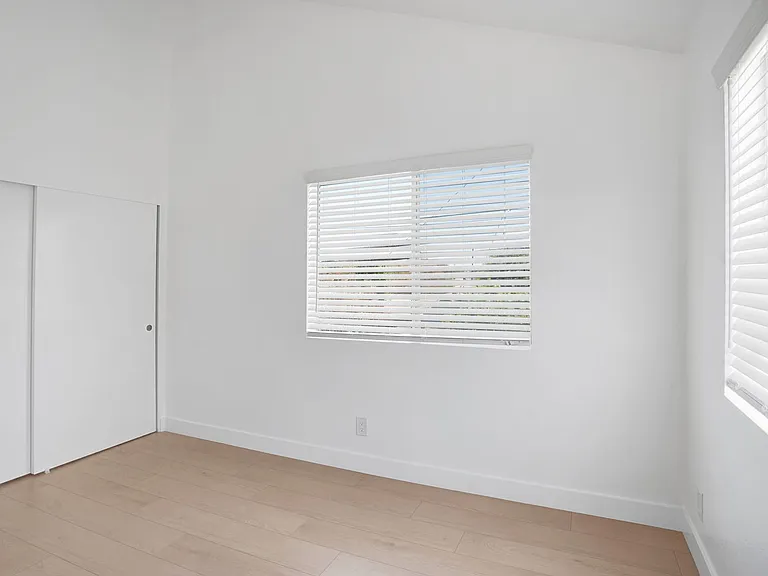 15520-15526 Belshire Ave — Photo 30