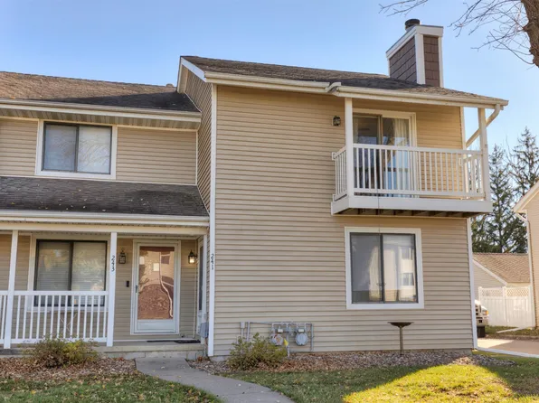 241 52nd St, West Des Moines, IA 50265