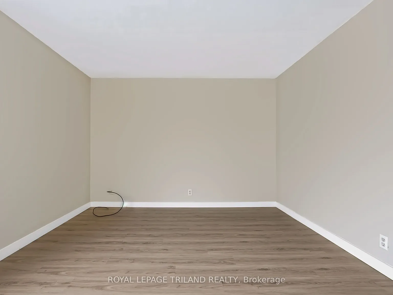 1566 Allen Pl — Photo 3