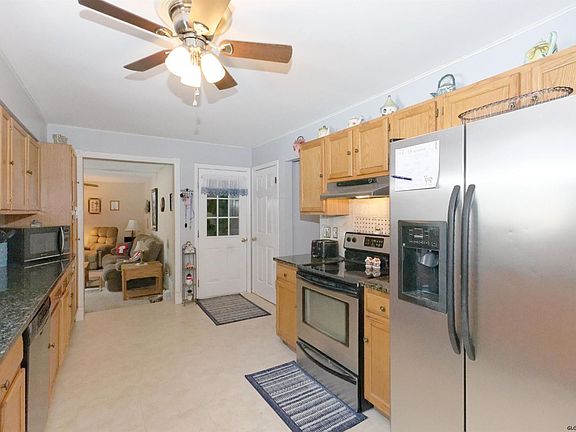 5th image of 18 Cedar Ln