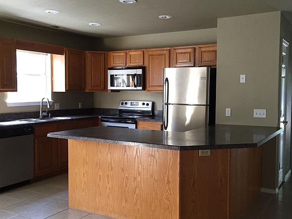 4th image of 1402 Camellia Dr Unit A