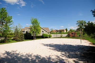 4th image of 329 Foxhunt Dr
