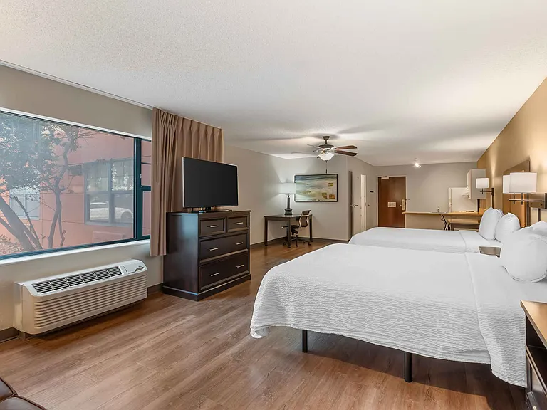 Studio Suite - 2 Queen Beds