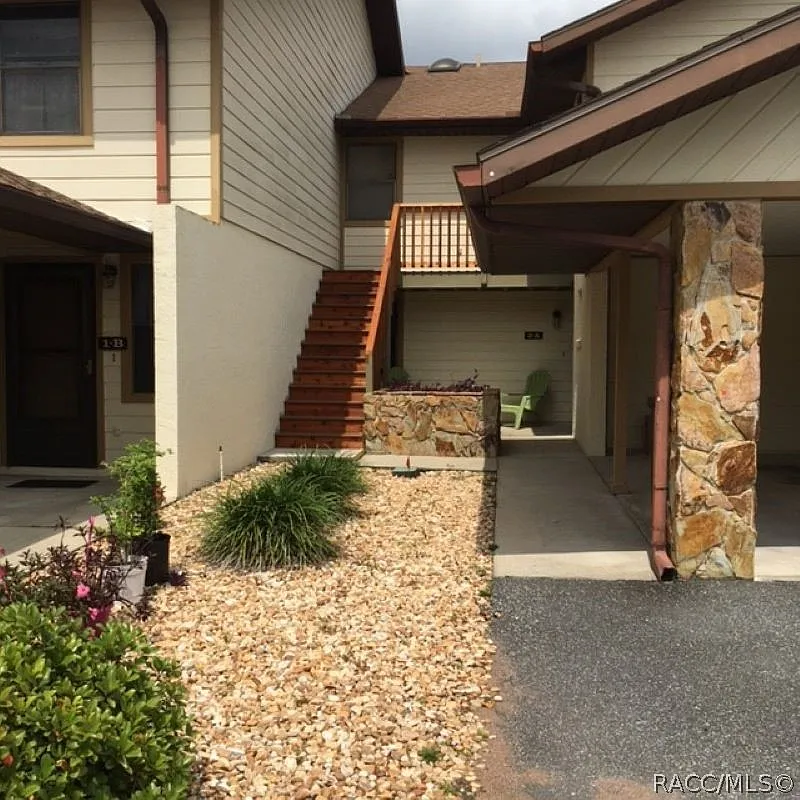 2 bed, 990 sqft, $2,425 — Photo 1