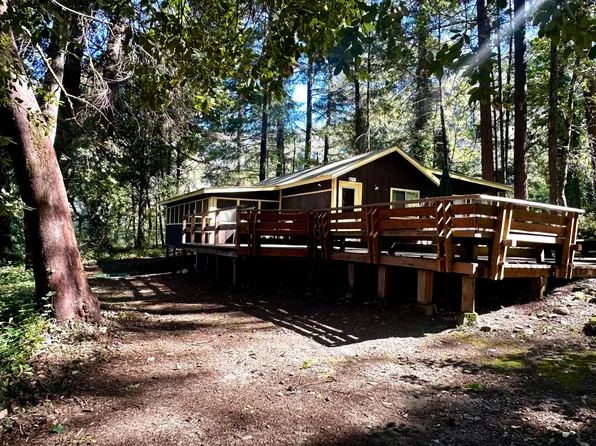184 Racoon Ln, Willow Creek, CA 95573