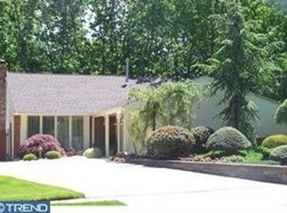 703 Whitman Dr, Turnersville, NJ 08012