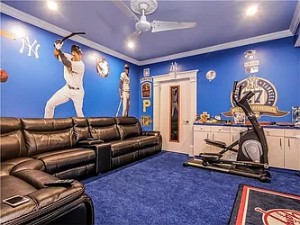 Sold by Avenue Sotheby's International Realty