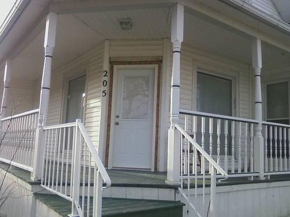 2nd image of 205 N Chauncey St
