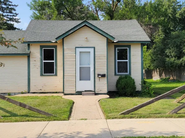1013 15th St E, Glencoe, MN 55336