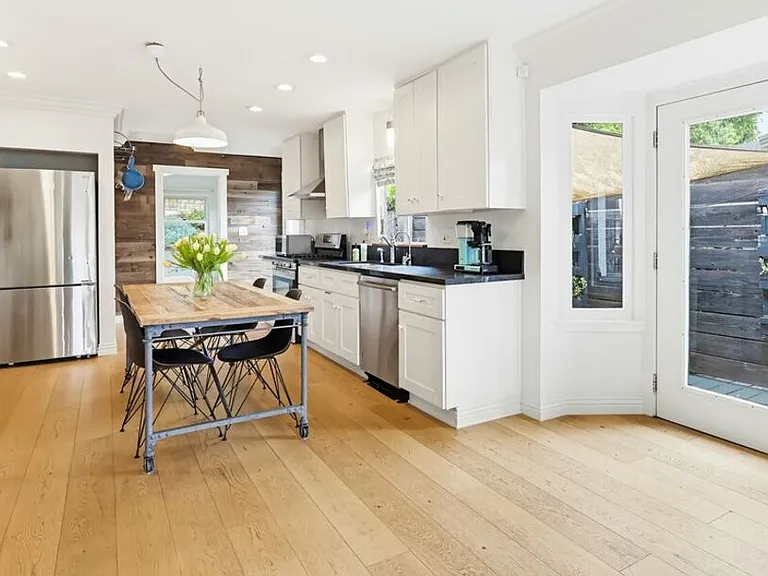 1020 N Avenue 51 — Photo 8