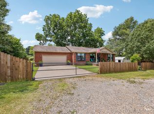 722 E 6th St, Hulbert, OK 74441