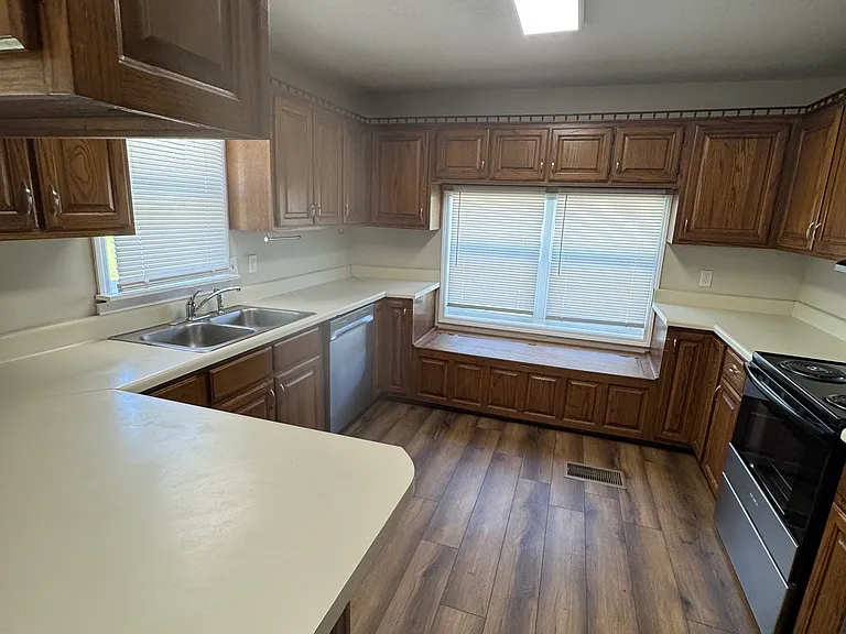 155 Morris Rd — Photo 8