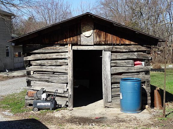 3rd image of 22209 Pondsville Rd