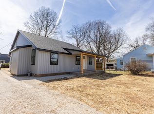 1220 E University St, Springfield, MO 65804