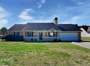 1470 Twin Manor Dr, Loganville, GA 30052