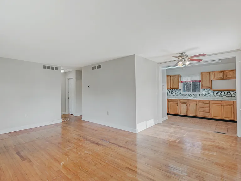 4905 Whitfield Chapel Rd — Photo 11