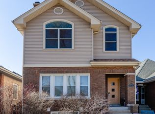 1033 Hayes Ave, Oak Park, IL 60302