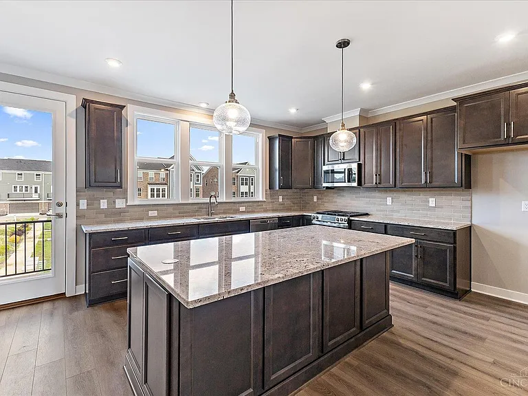 7254 Otley Dr — Photo 11