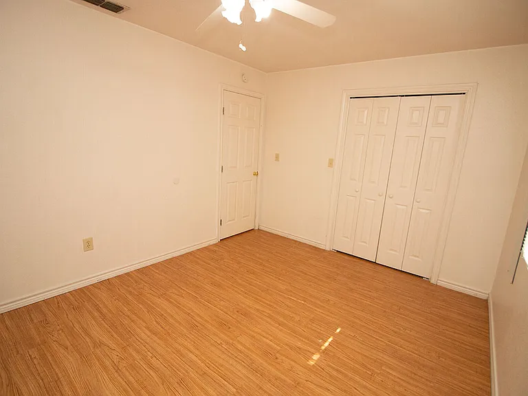 114 Scofield Ave #103 — Photo 11