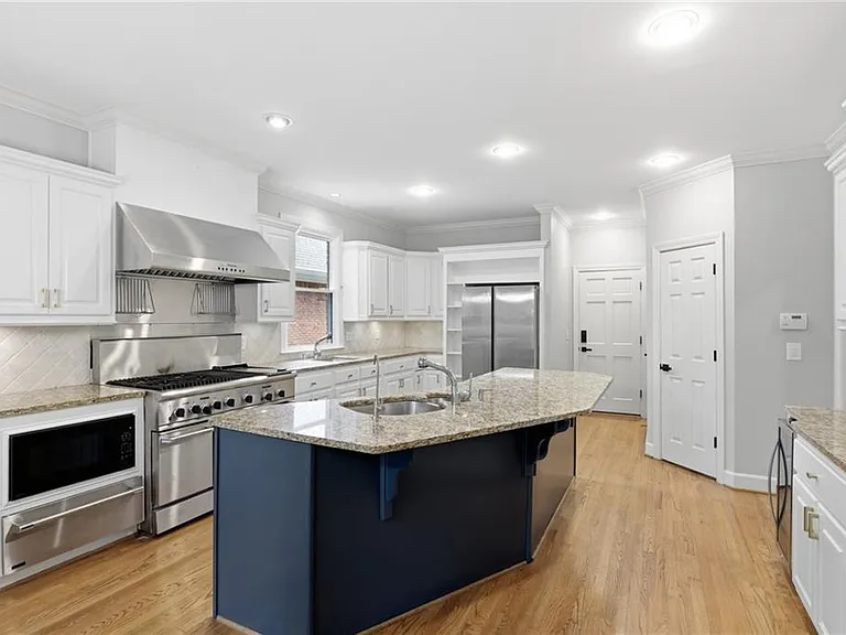 4563 Fountain Dr NE — Photo 12