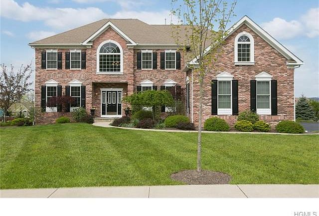 1st image of 8 Deangelis Dr