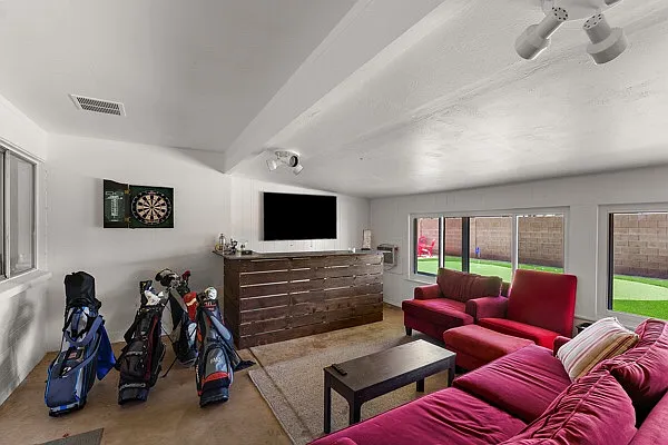 817 W Romo Jones St — Photo 5