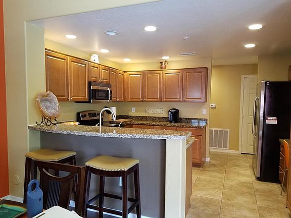 Breakfast Bar-Kitchen