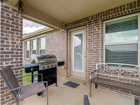 2nd image of 3504 Sabine Dr