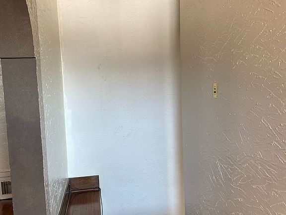 2nd image of 818 E 5th St