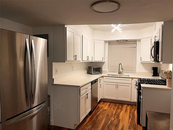 5th image of 5 Delcrest Ct APT 102